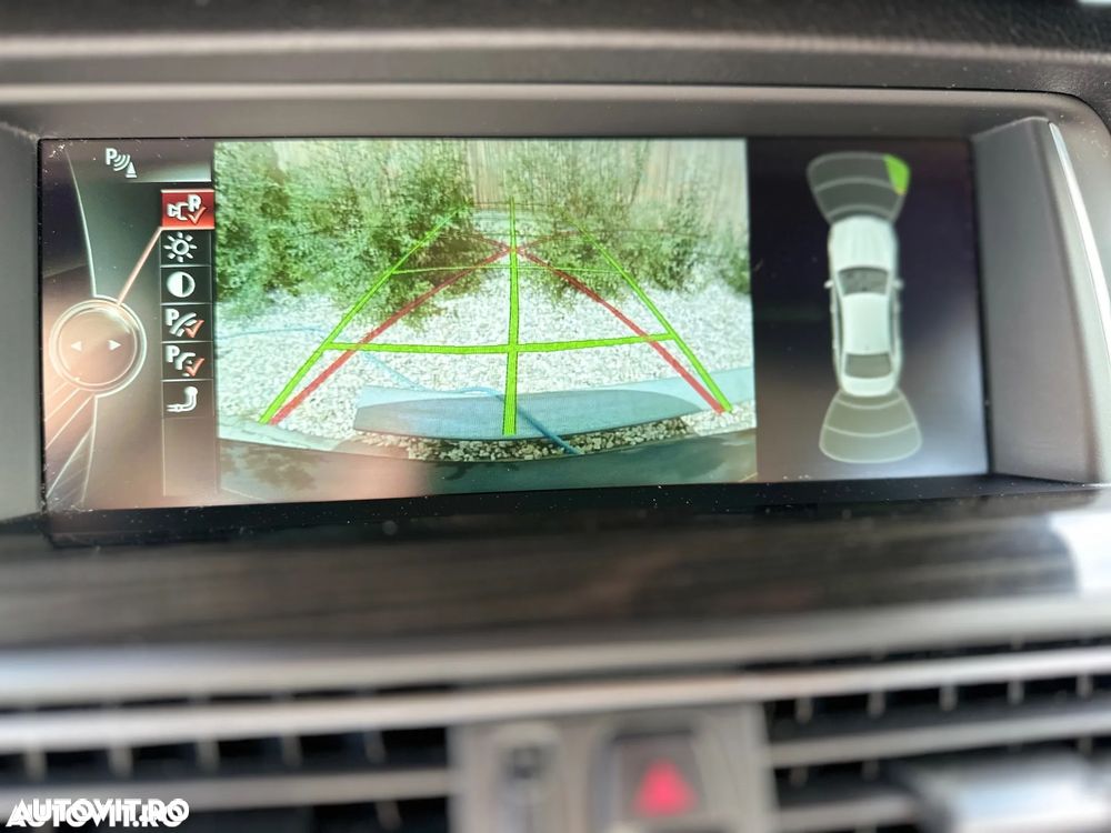 BMW Seria 5 525d xDrive AT - 12