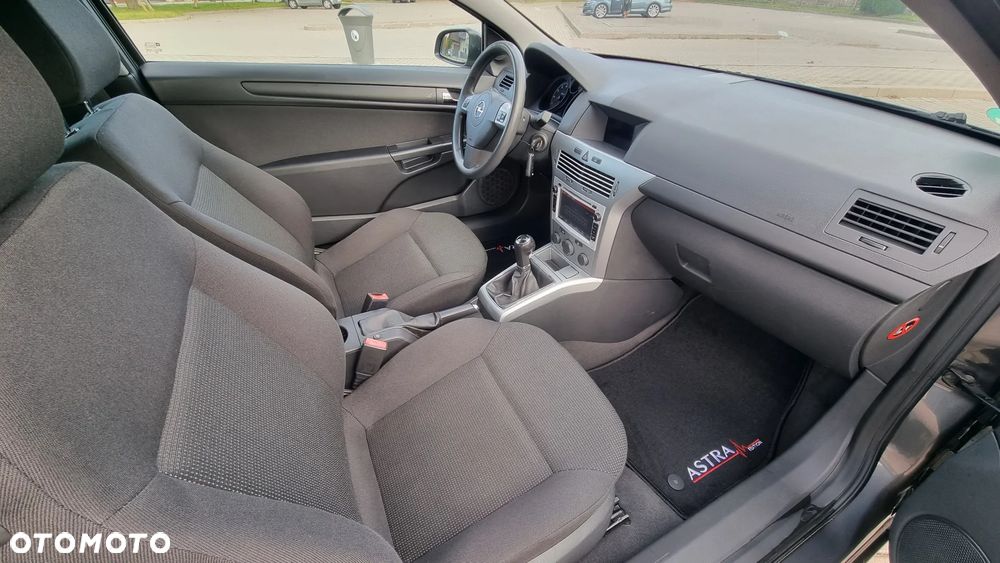 Opel Astra GTC 1.6 Sport - 13
