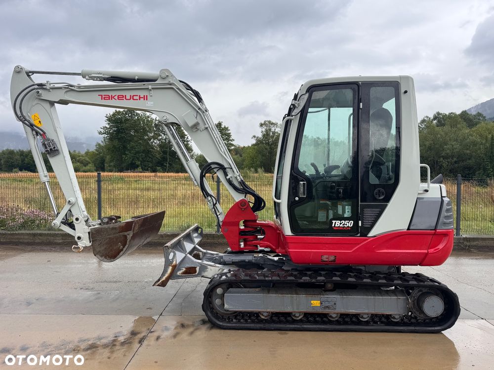 Takeuchi TB 250 - 1
