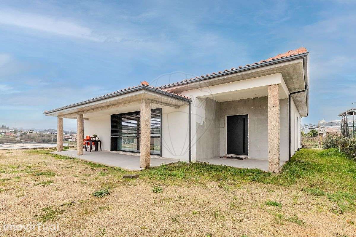 Moradia T4 para venda - Grande imagem: 2/46