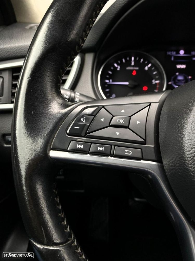 Nissan Qashqai 1.5 dCi N-Connecta J18 - 20