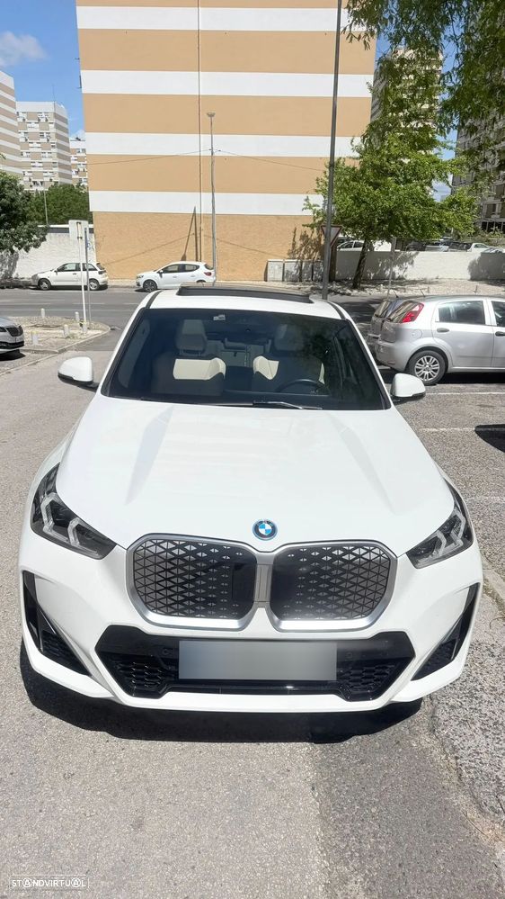 BMW iX1 eDrive20 Pack Desportivo M - 1