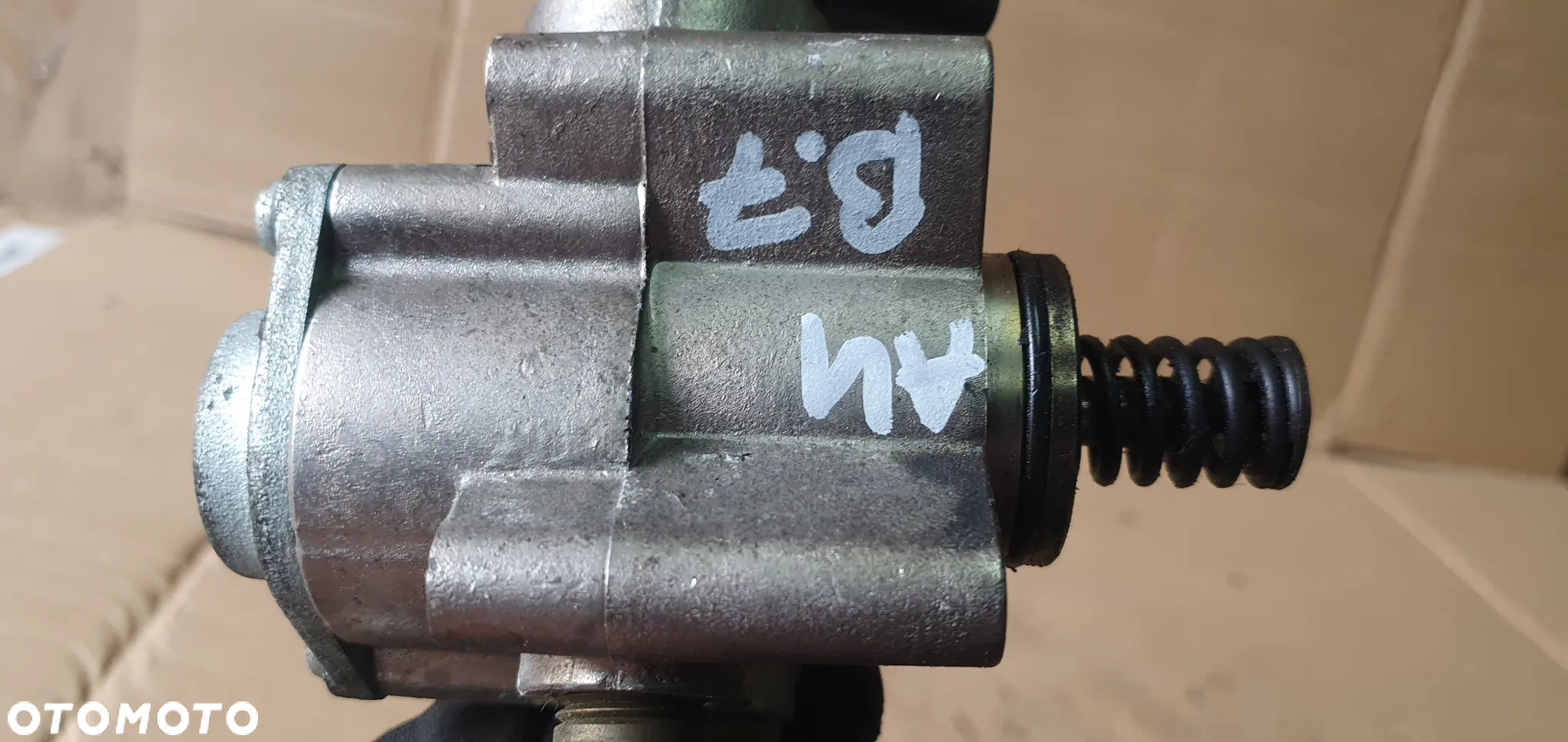 Pompa wysokiego ciśnienia paliwa Audi A4 B7 2.0 TFSI 06F025B 06E906051E - 9
