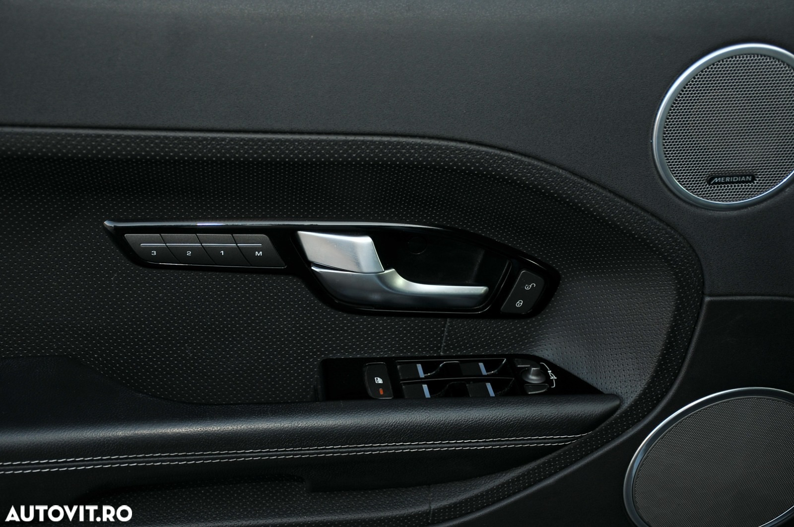 Land Rover Range Rover Evoque - 16
