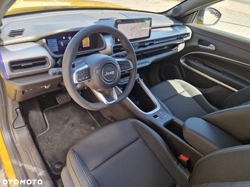 Jeep Avenger 1.2 T3 mHEV Summit FWD eDCT6 - 10
