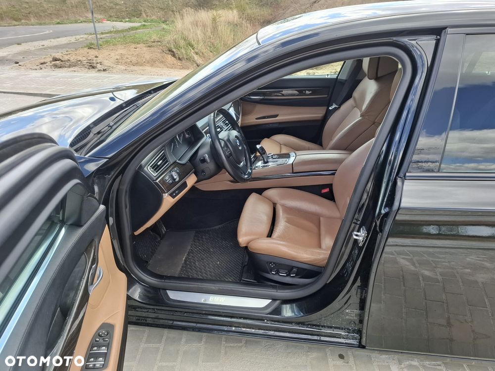 BMW Seria 7 730d - 12