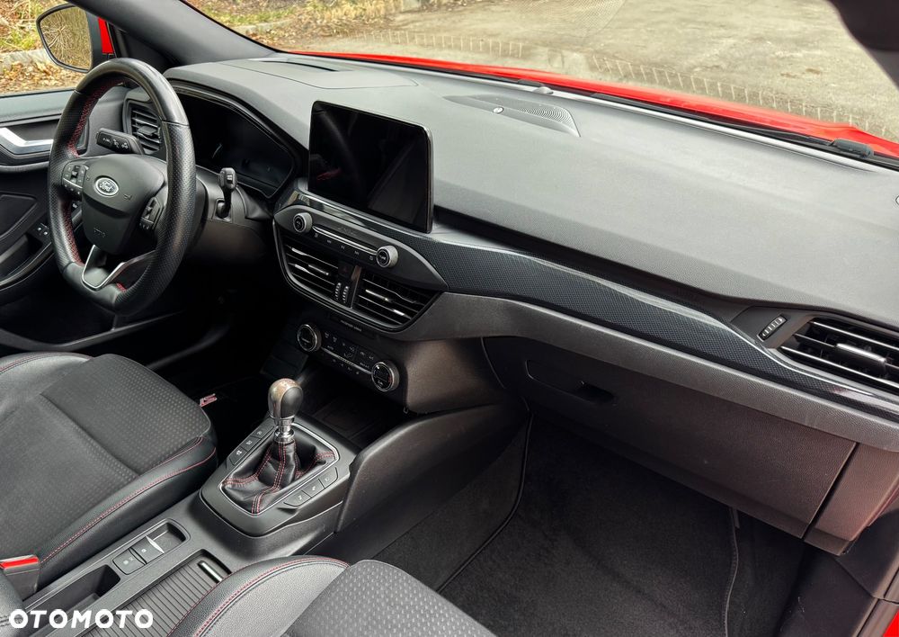 Ford Focus 1.5 EcoBlue Start-Stopp-System ST-LINE - 23