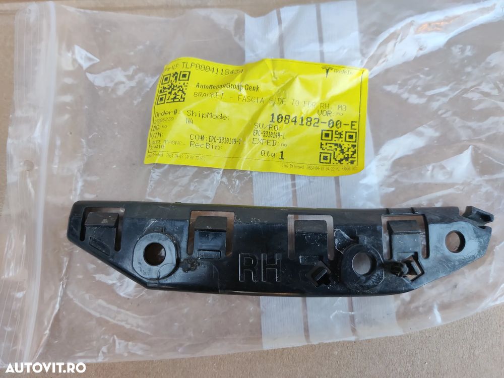 Suport plastic montare prindere bara fata pe aripa stanga dreapta NOI TESLA Model 3 1084182-00-E / 1084181 - 5
