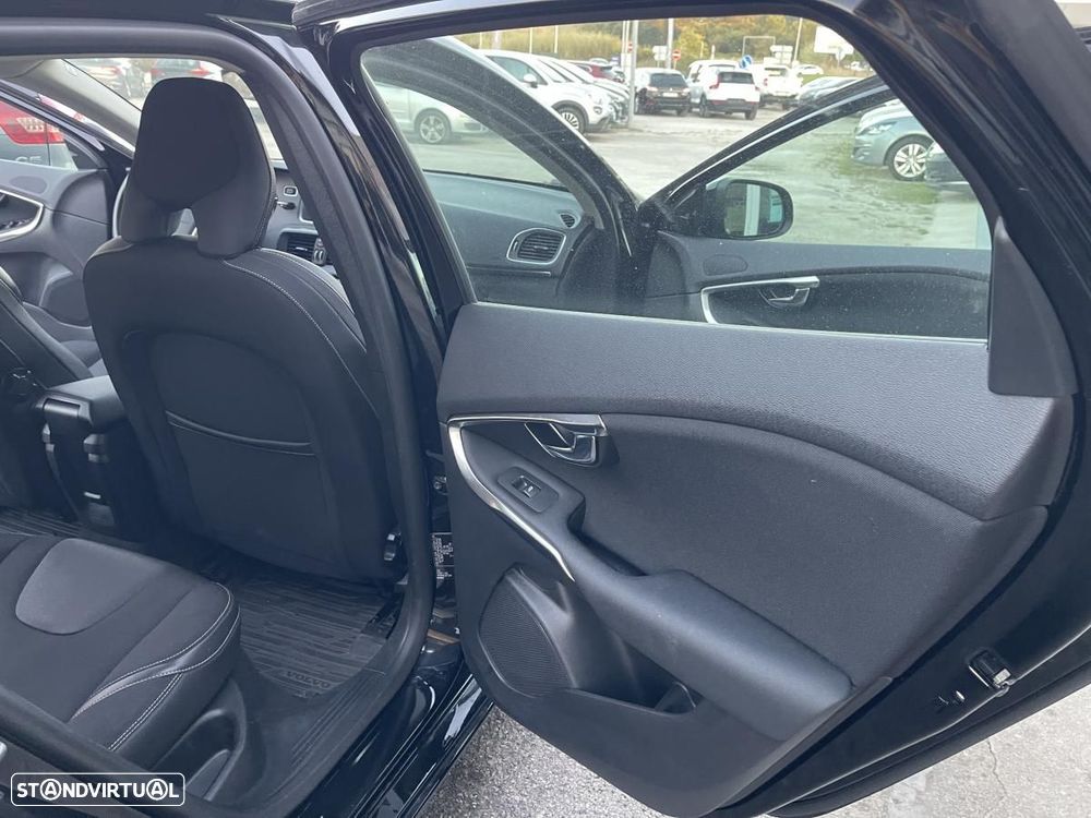 Volvo V40 2.0 D2 Momentum - 18
