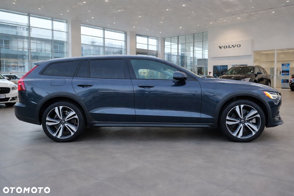 Volvo V60 B5 B AWD Plus Dark - 1