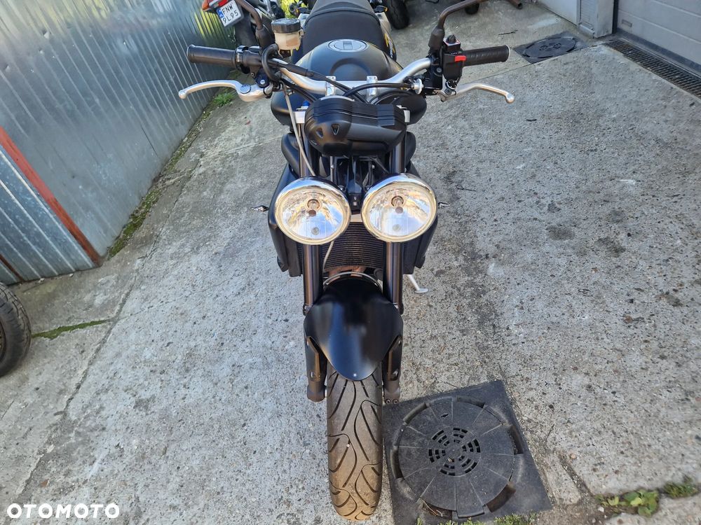 Triumph Street Triple - 4