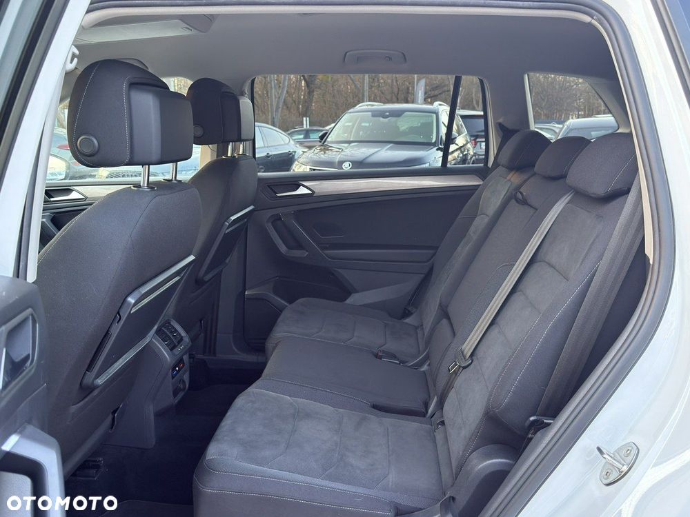 Volkswagen Tiguan Allspace - 17