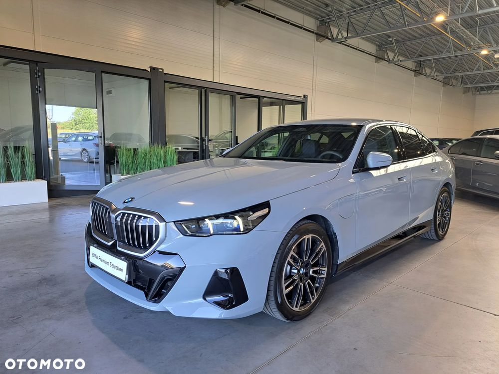 BMW Seria 5 530e xDrive PHEV M Sport - 2