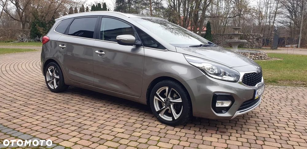 Kia Carens 1.7 CRDi M 7os - 4