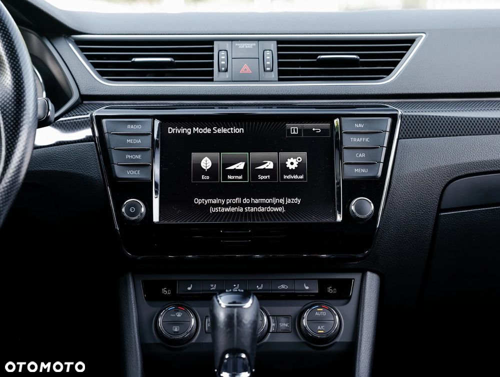 Skoda Superb 2.0 TDI Sportline DSG - 18