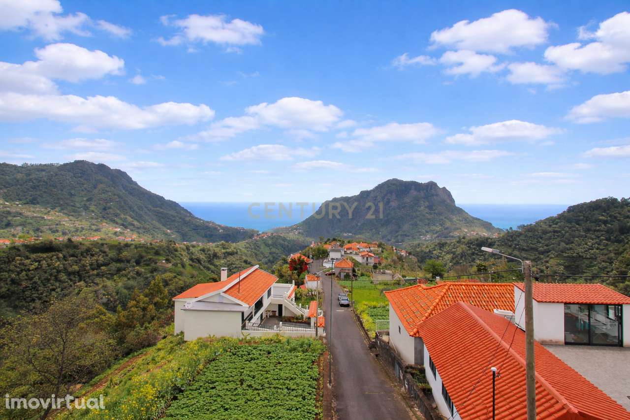 Moradia em São Roque do Faial com Vista Mar e Montanha - Grande imagem: 2/26