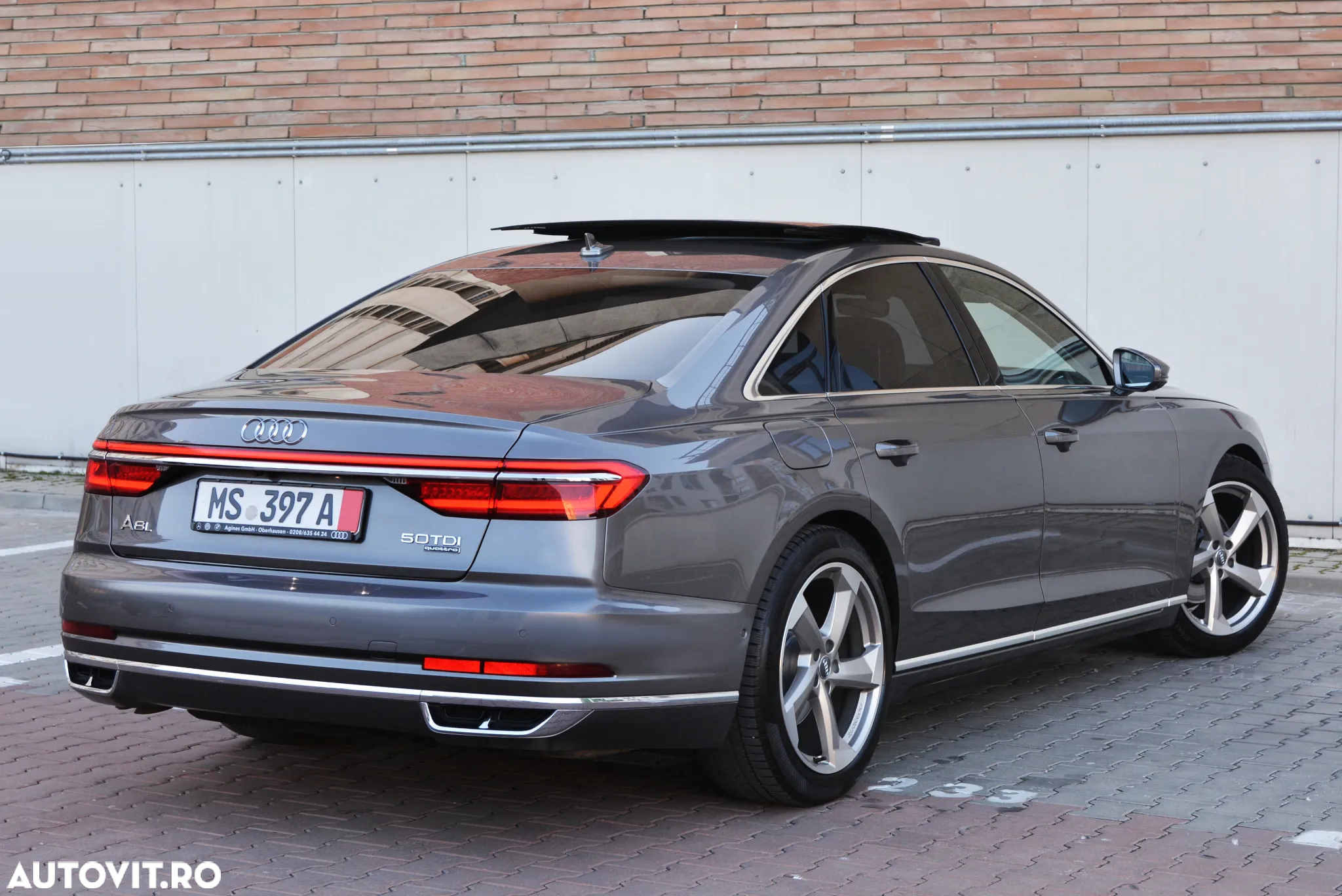 Audi A8 - 4