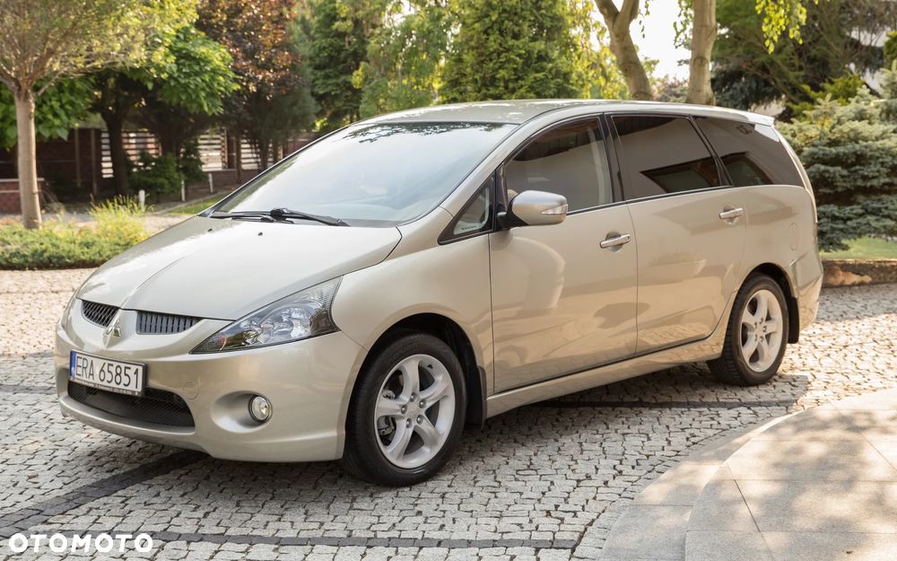 Mitsubishi Grandis 2.4 Intense - 2