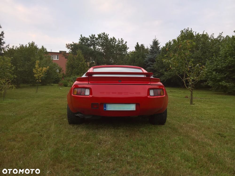 Porsche 928 - 15
