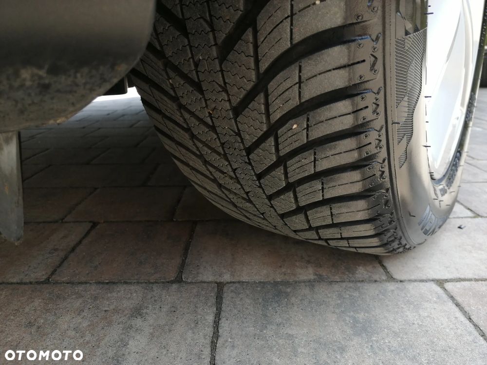 Renault Clio ENERGY TCe 90 Start & Stop LIMITED 2018 - 35