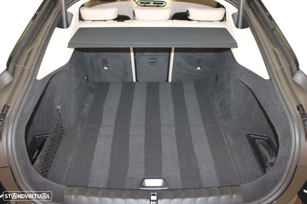 BMW i4 eDrive40 - 42