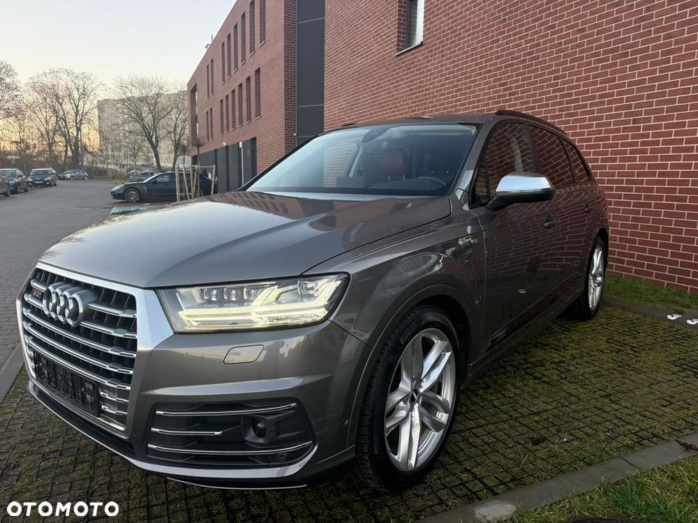 Audi Q7 - 1
