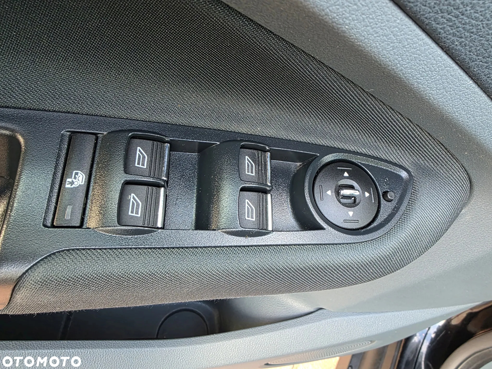 Ford Grand C-MAX 1.6 TDCi Start-Stop-System Champions Edition - 16