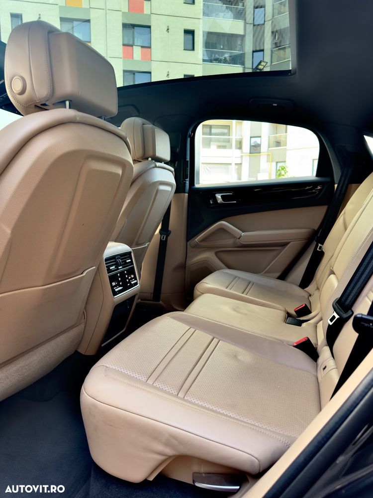Porsche Cayenne Coupe E-Hybrid Tiptronic S - 9