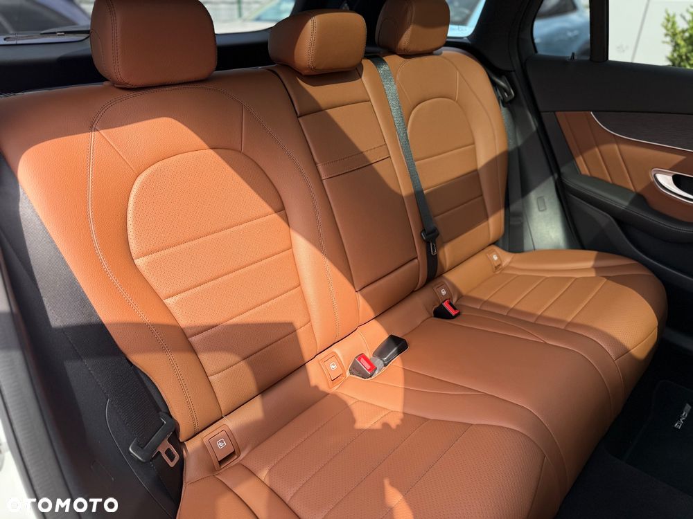 Mercedes-Benz GLC 220 d 4Matic 9G-TRONIC AMG Line Plus - 13