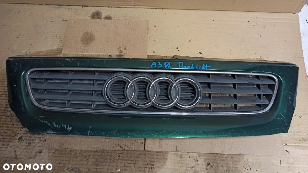 # GRILL ATRAPA AUDI A3 8L PRZEDLIFT - 1