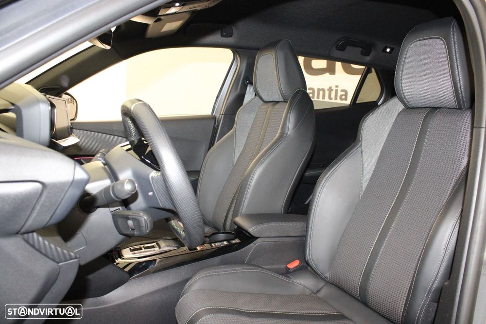 Peugeot e-2008 50 kWh GT Pack - 31