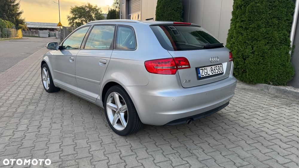 Audi A3 Sportback - 3