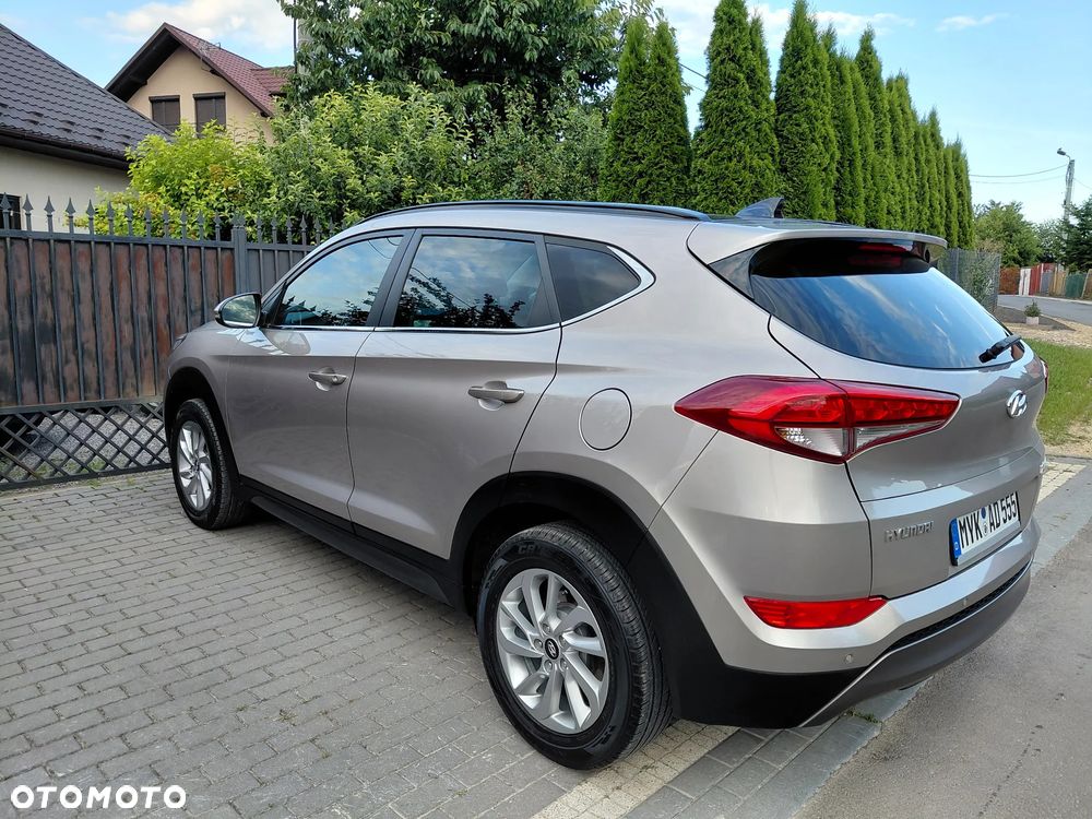 Hyundai Tucson 2.0 CRDI BlueDrive Style 2WD - 20