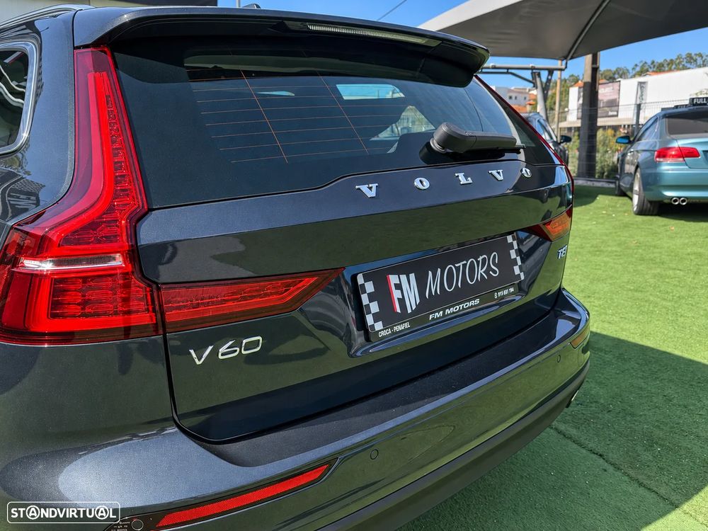Volvo V60 2.0 T8 AWD TE Momentum Plus - 9