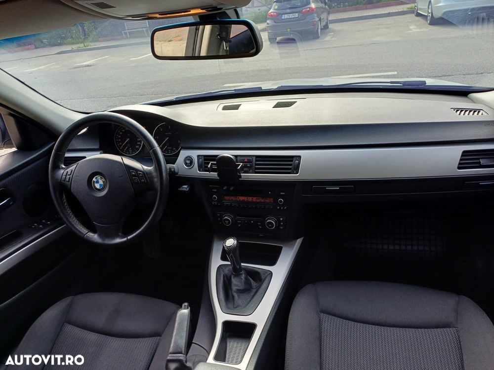 BMW Seria 3 316d - 15