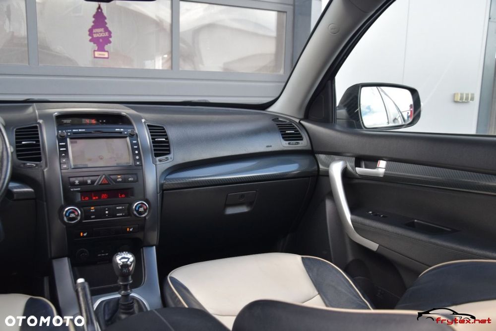 Kia Sorento - 25
