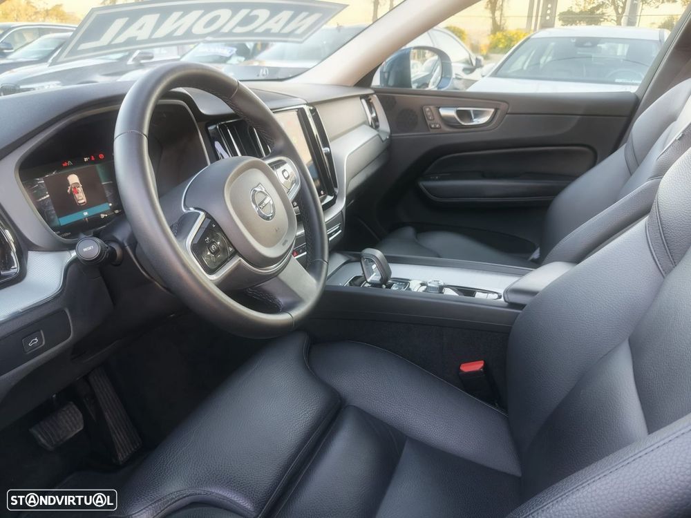 Volvo XC 60 2.0 B4 Plus Bright - 32