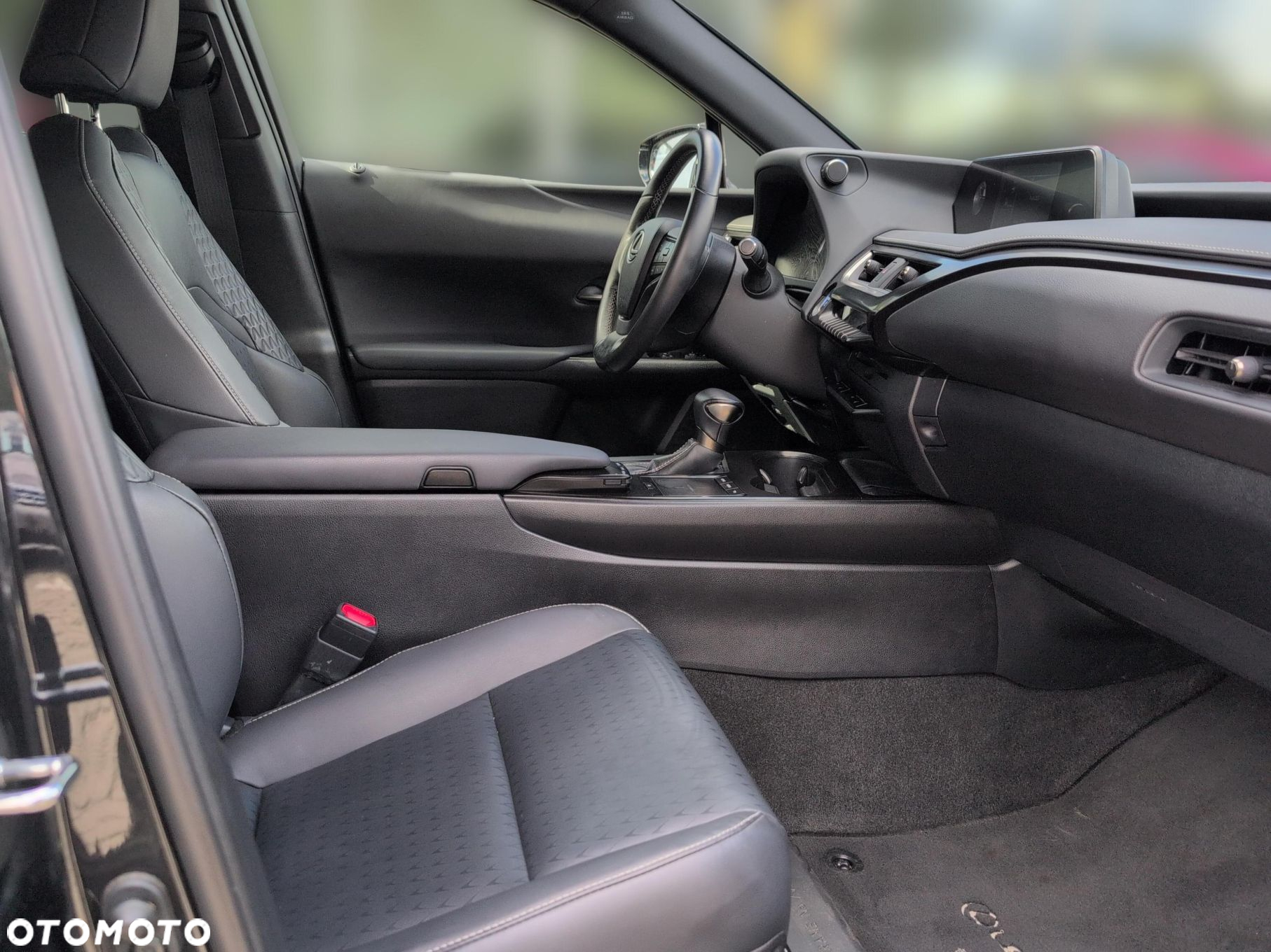 Lexus UX - 9