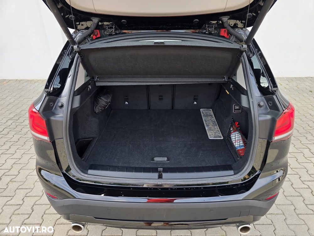 BMW X1 xDrive20i AT - 20