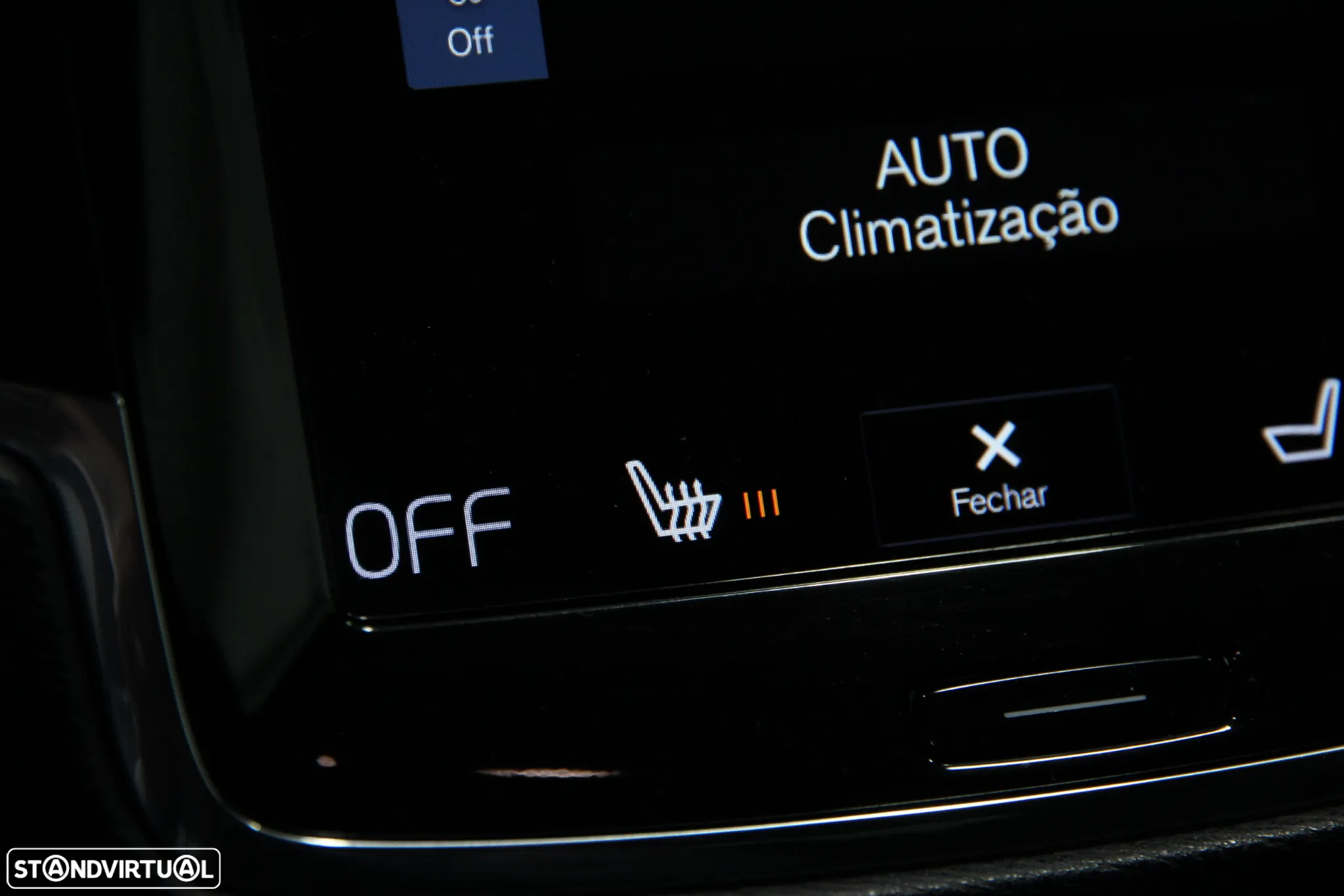 Volvo XC 90 2.0 D4 R-Design - 22