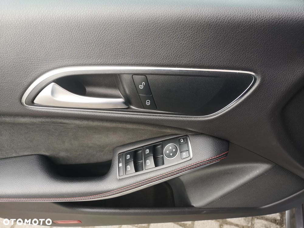 Mercedes-Benz CLA 180 7G-DCT AMG Line - 20