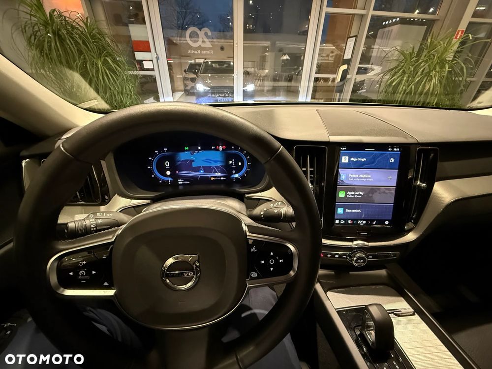 Volvo XC 60 B5 B AWD Plus Dark - 21