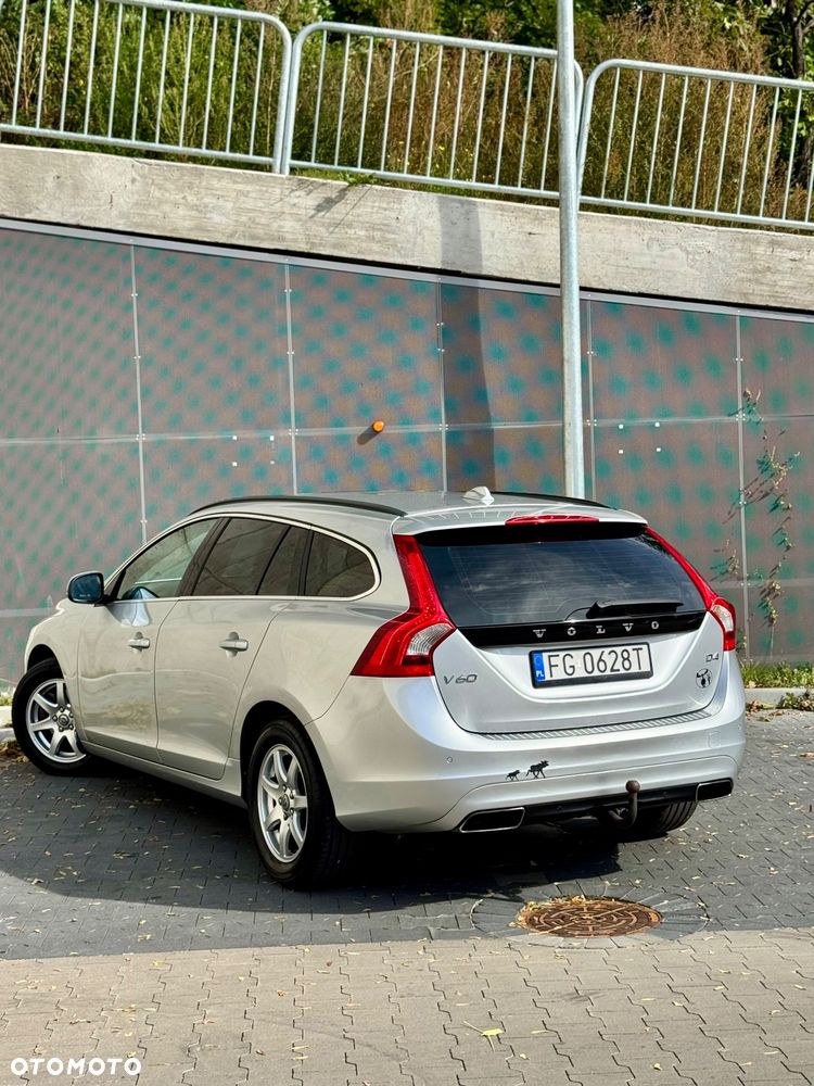Volvo V60 D4 Geartronic Momentum - 14