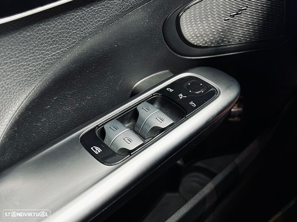 Mercedes-Benz C 300 de Avantgarde - 33