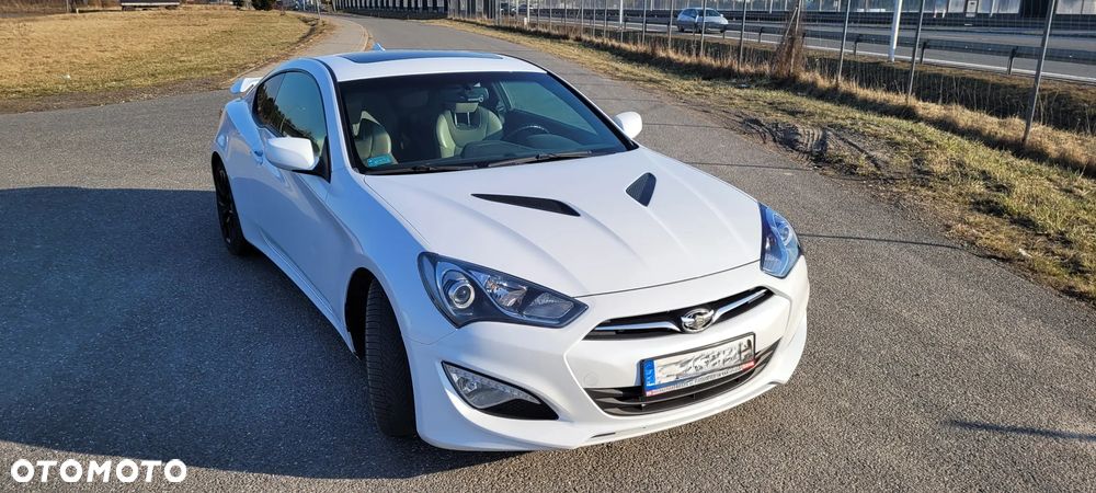 Hyundai Genesis Coupe 2.0 TCI Executive - 4