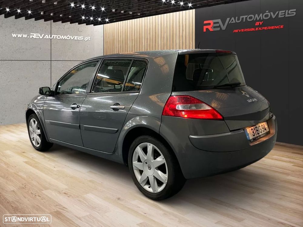 Renault Mégane 1.5 dCi Dynamique - 4