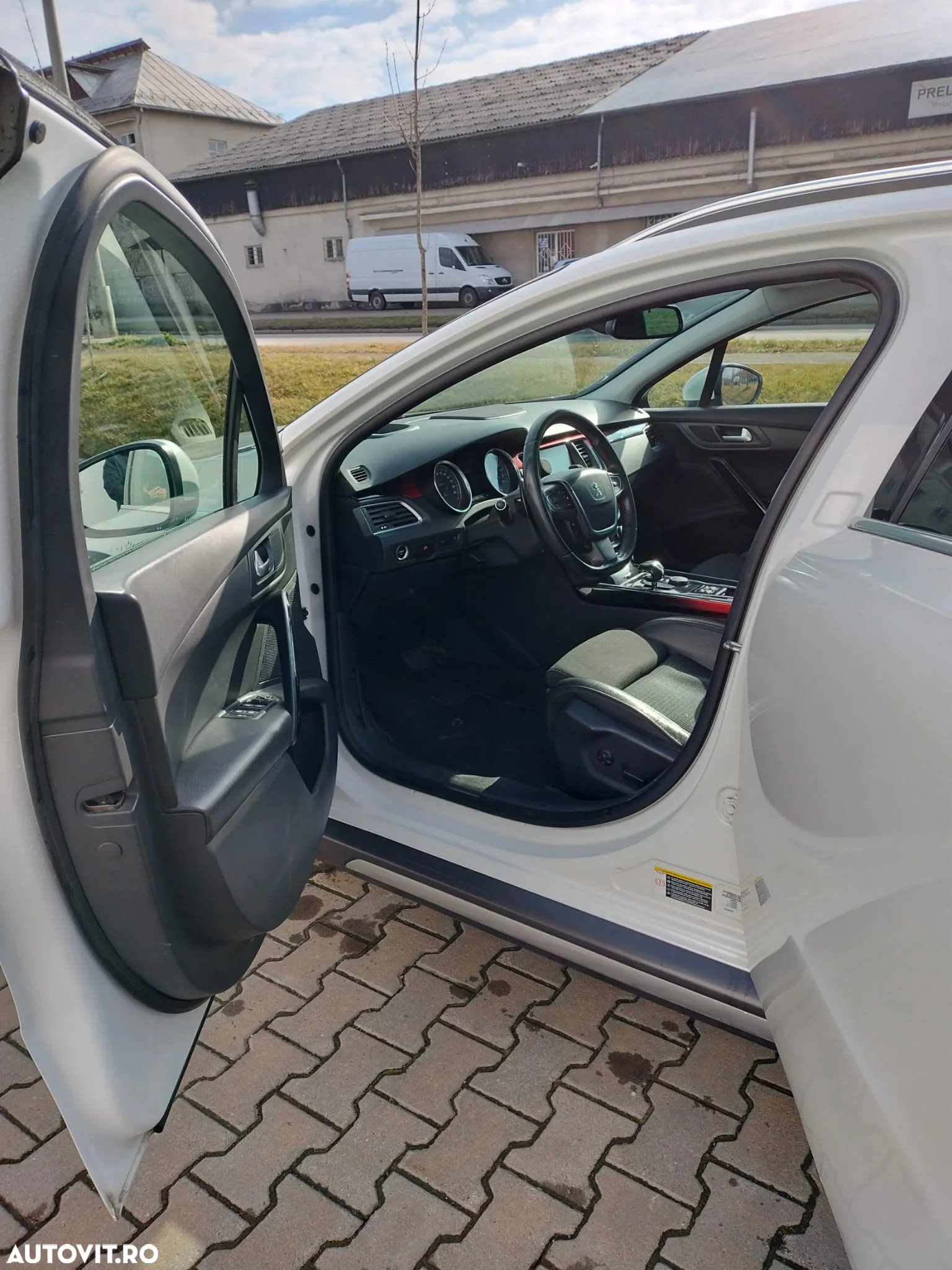 Peugeot 508 RXH Hybrid4 - 18