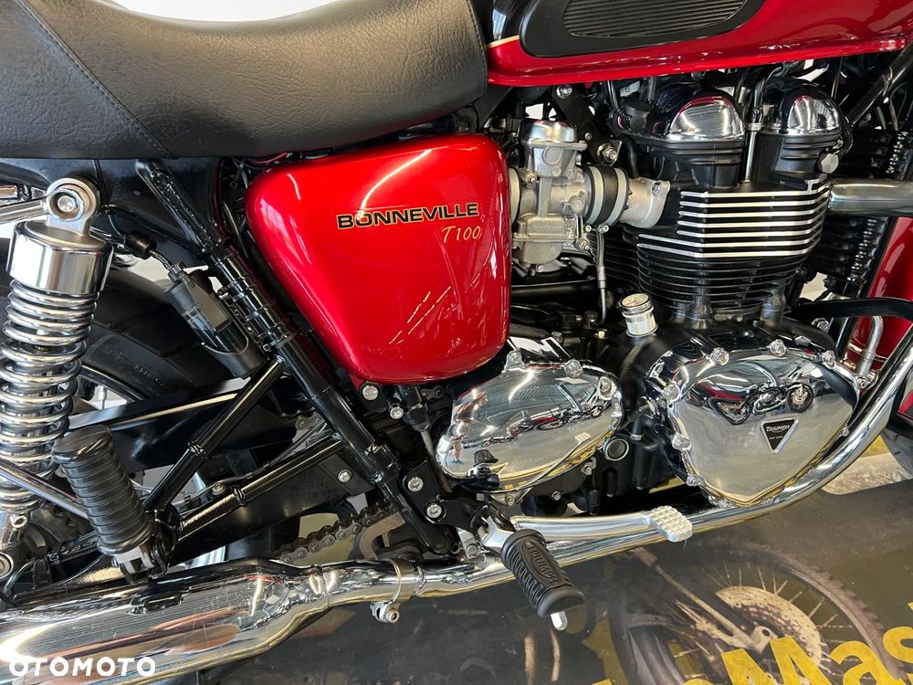 Triumph Bonneville - 29