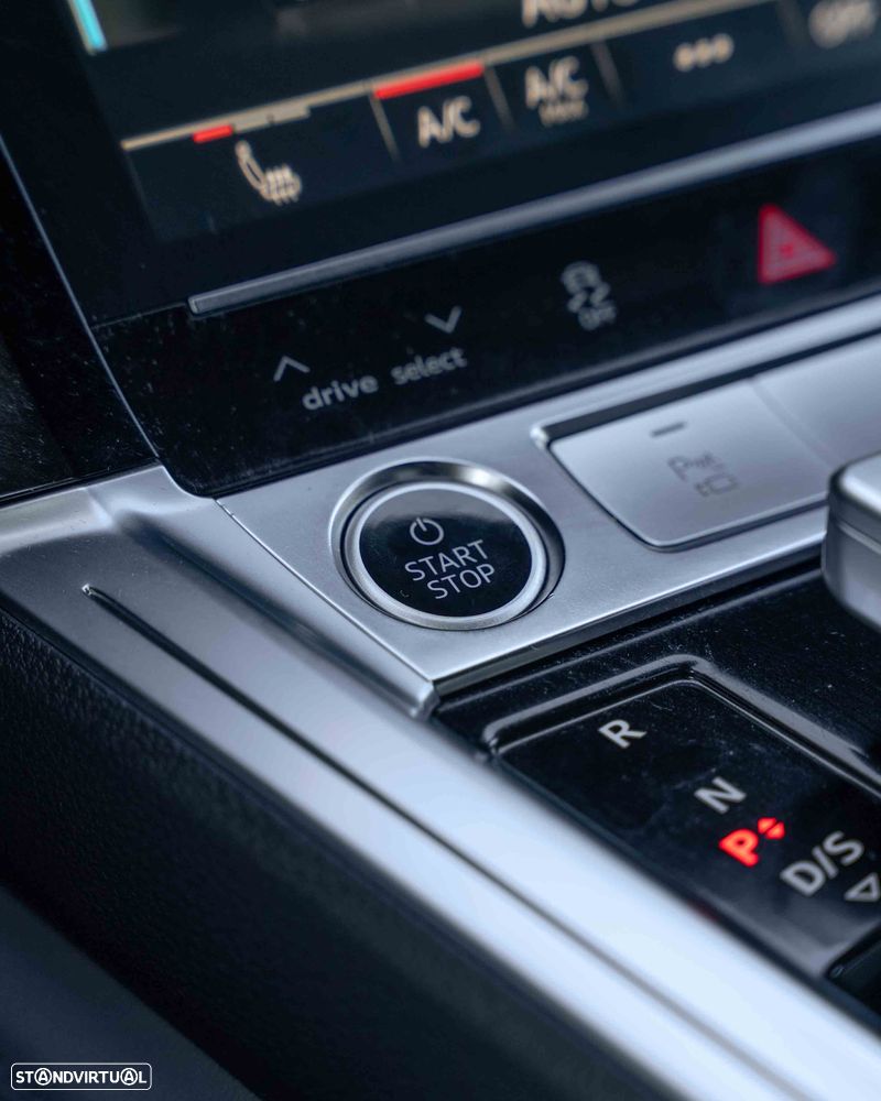 Audi e-tron 55 quattro S line - 36