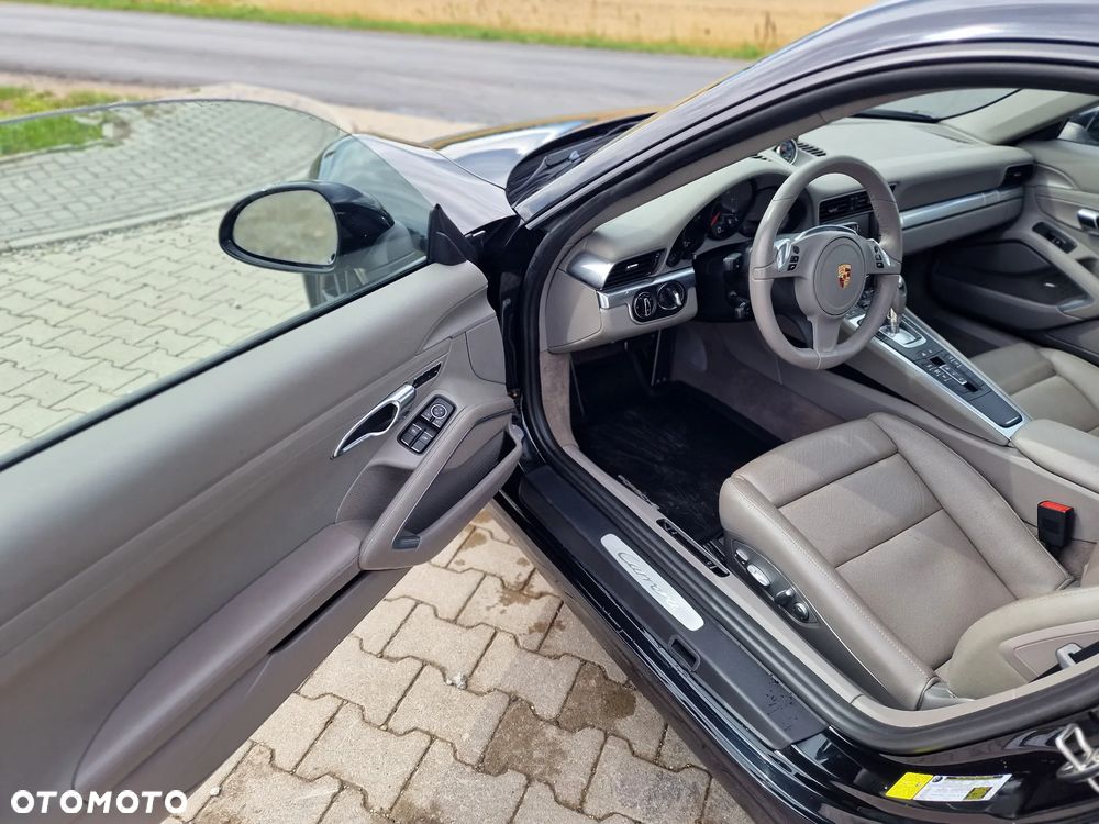 Porsche 911 Carrera Black Edition PDK - 19